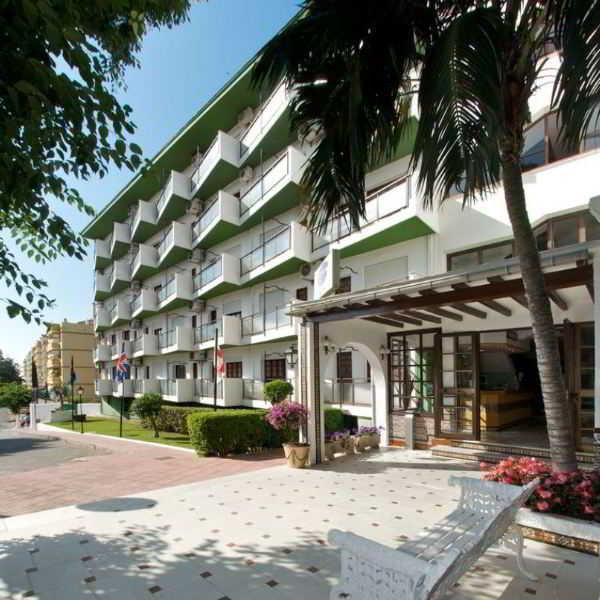 Kross Goya Benalmádena Buitenkant foto